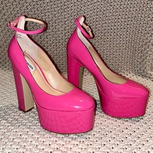 ✨ Steve Madden Barbie Heels